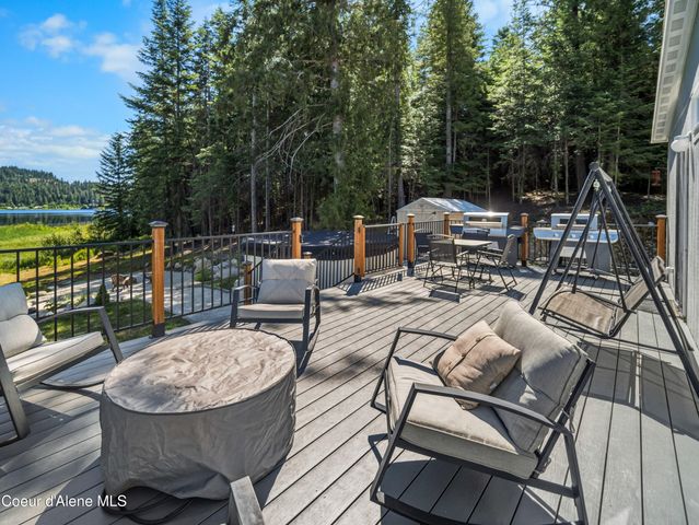 447 S Beaver Lake RD, Athol, ID 83801