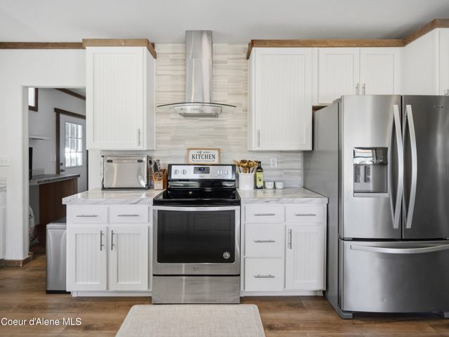 447 S Beaver Lake RD, Athol, ID 83801