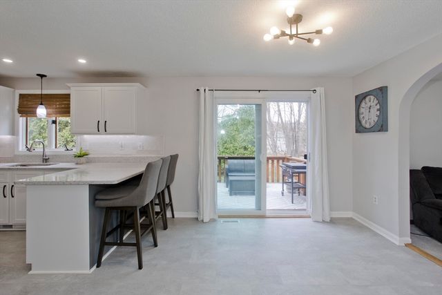 9 Post Rd, Chicopee, MA 01020