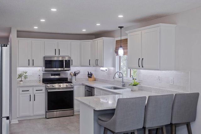 9 Post Rd, Chicopee, MA 01020