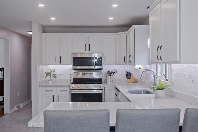 9 Post Rd, Chicopee, MA 01020