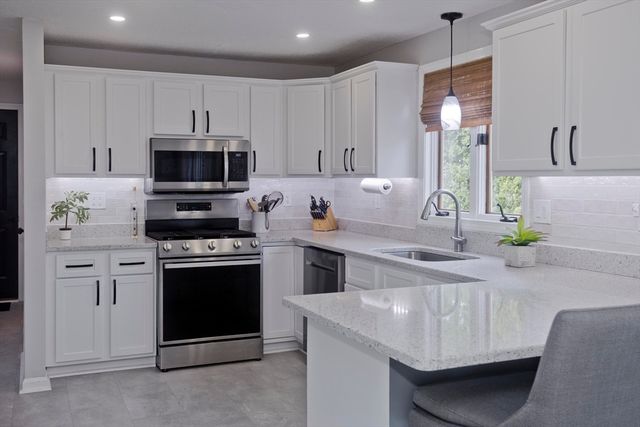 9 Post Rd, Chicopee, MA 01020