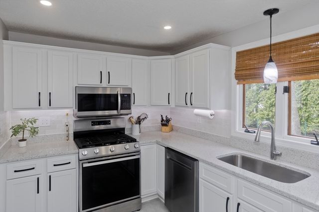 9 Post Rd, Chicopee, MA 01020