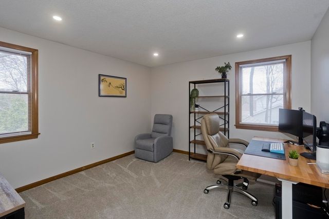 9 Post Rd, Chicopee, MA 01020