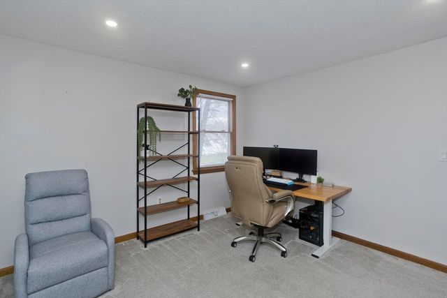 9 Post Rd, Chicopee, MA 01020