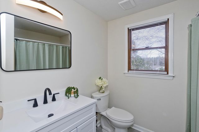 9 Post Rd, Chicopee, MA 01020