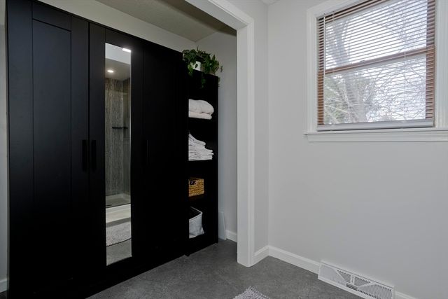 9 Post Rd, Chicopee, MA 01020