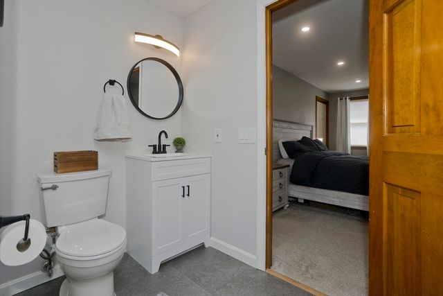 9 Post Rd, Chicopee, MA 01020