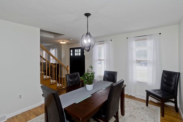 9 Post Rd, Chicopee, MA 01020