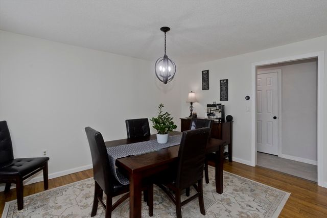 9 Post Rd, Chicopee, MA 01020