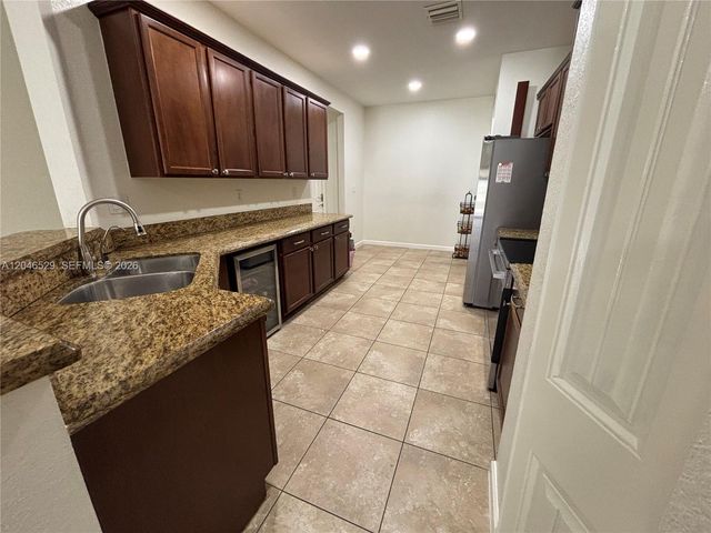 3431 NE 1st St 3431, Homestead, FL 33033