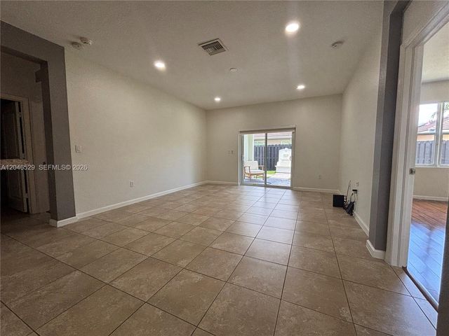 3431 NE 1st St 3431, Homestead, FL 33033