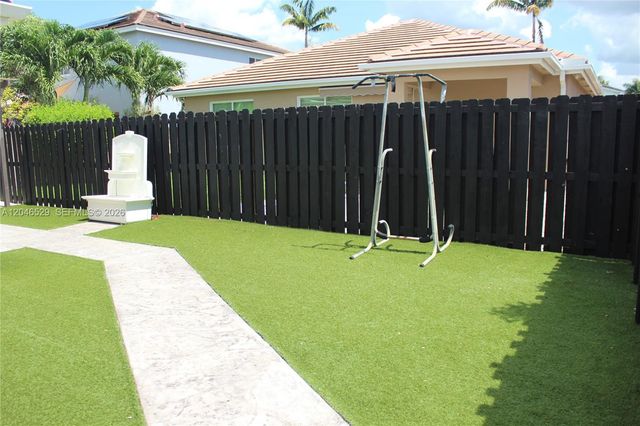 3431 NE 1st St 3431, Homestead, FL 33033