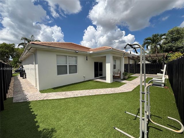 3431 NE 1st St 3431, Homestead, FL 33033