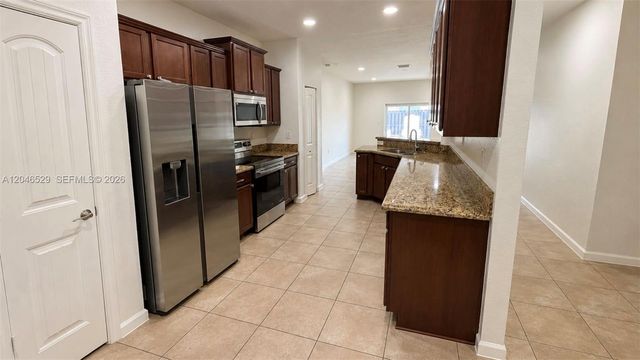 3431 NE 1st St 3431, Homestead, FL 33033
