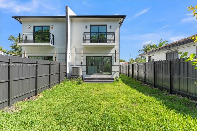 1816 NW 49th St, Miami, FL 33142