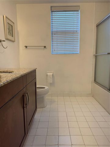 7285 SW 90th St D614, Miami, FL 33156