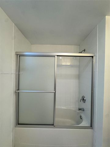 7285 SW 90th St D614, Miami, FL 33156