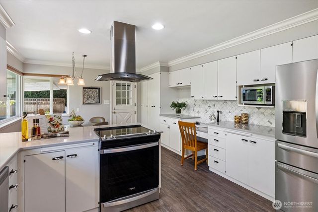 11411 Clovercrest Drive SW, Lakewood, WA 98499