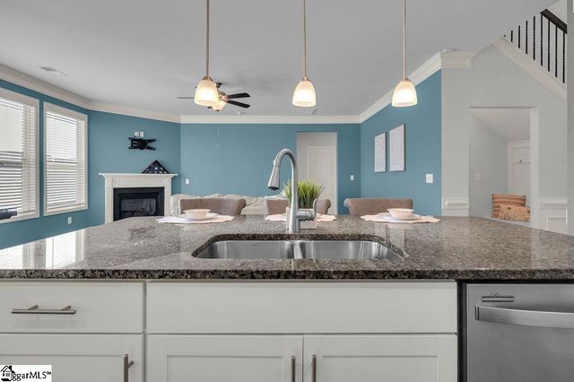 617 Highgarden Lane, Boiling Springs, SC 29316