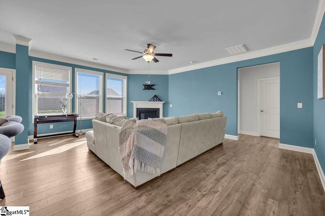 617 Highgarden Lane, Boiling Springs, SC 29316