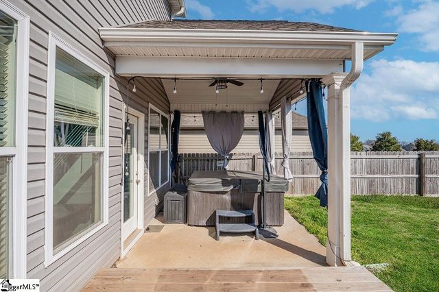 617 Highgarden Lane, Boiling Springs, SC 29316