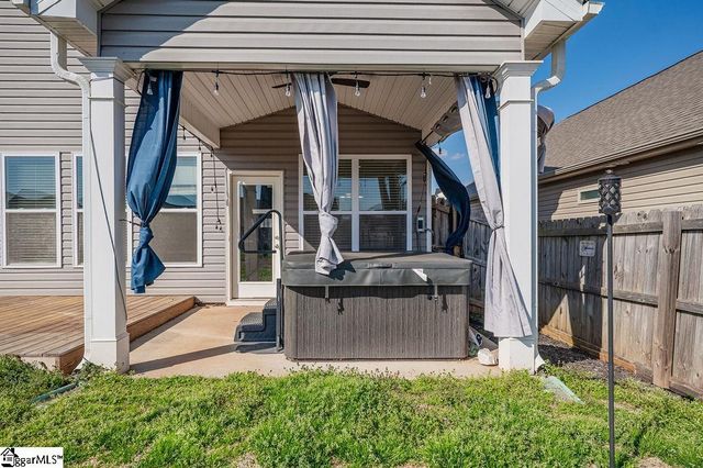 617 Highgarden Lane, Boiling Springs, SC 29316