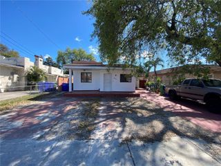 2460 NW 15th St 1, Miami, FL 33125