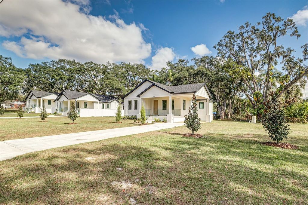 Image 3 of property listing at 7901 N GREENWOOD AVENUE, Tampa, FL 33604