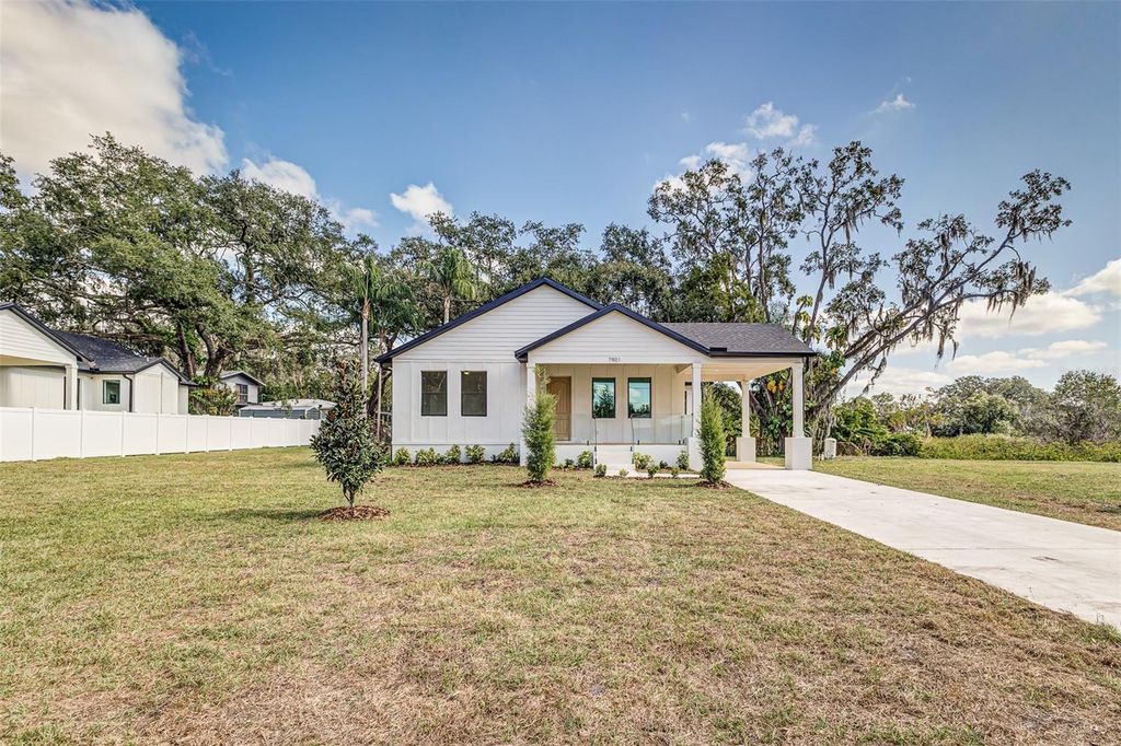 Image 4 of property listing at 7901 N GREENWOOD AVENUE, Tampa, FL 33604