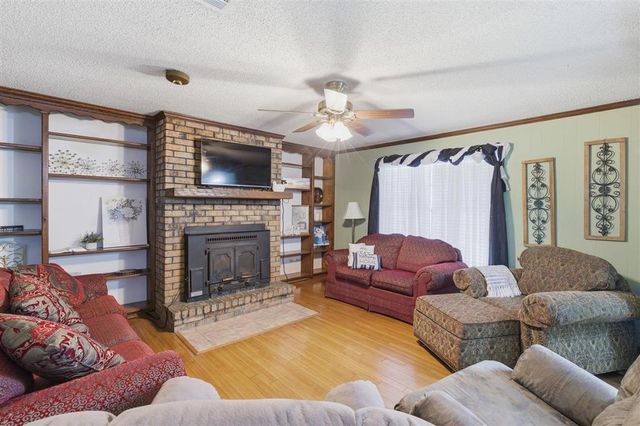 1240 Pine Hill Road, Lake Charles, LA 70605