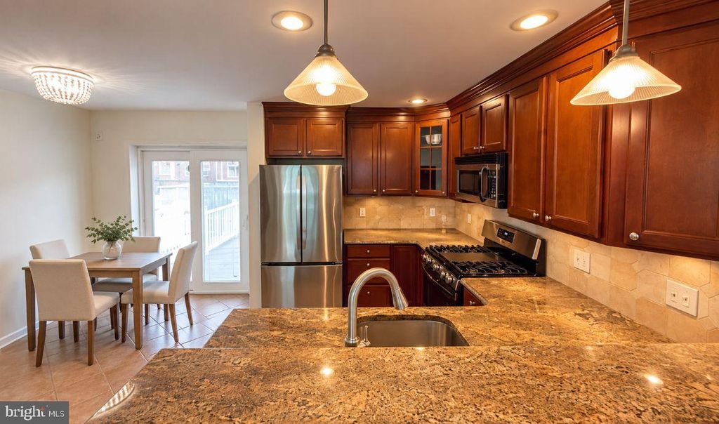2820 S DARIEN ST, Philadelphia, PA 19148 — photo 5