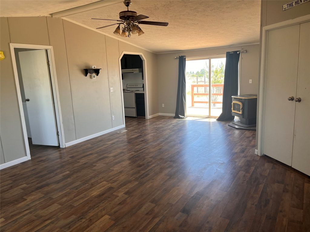Image 5 of property listing at 195 N Hill Road, Helena, MT 59602