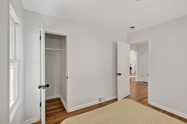 2561 Harvester Avenue E, Maplewood, MN 55119