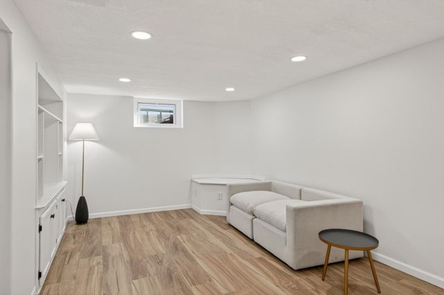 2561 Harvester Avenue E, Maplewood, MN 55119