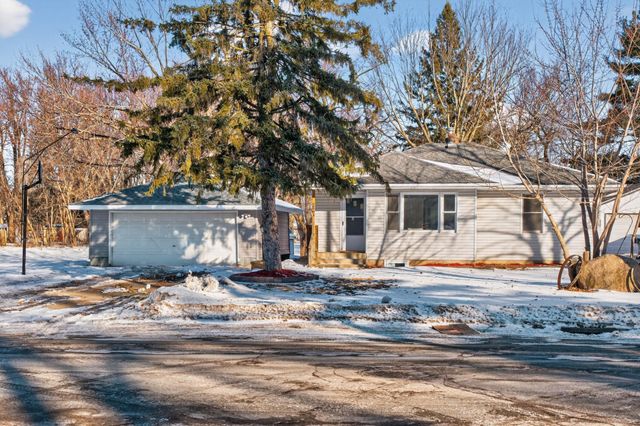 2561 Harvester Avenue E, Maplewood, MN 55119