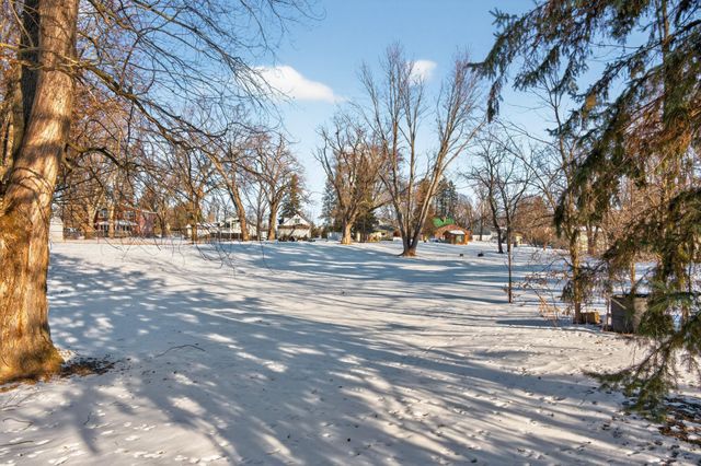 2561 Harvester Avenue E, Maplewood, MN 55119