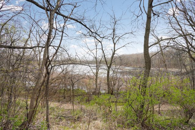 2561 Harvester Avenue E, Maplewood, MN 55119