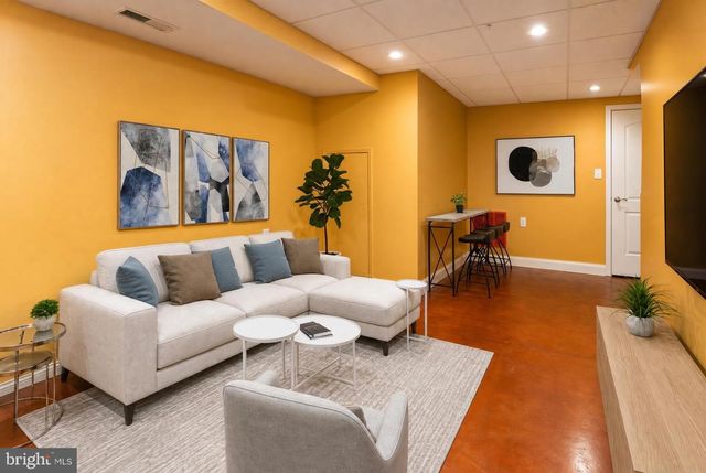 428 E OLIVER ST, Baltimore, MD 21202