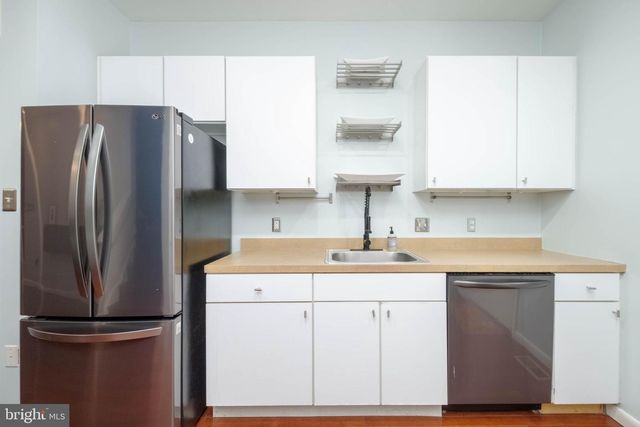 428 E OLIVER ST, Baltimore, MD 21202