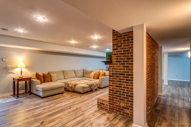 724 Barnes Mill Road, Richmond, KY 40475