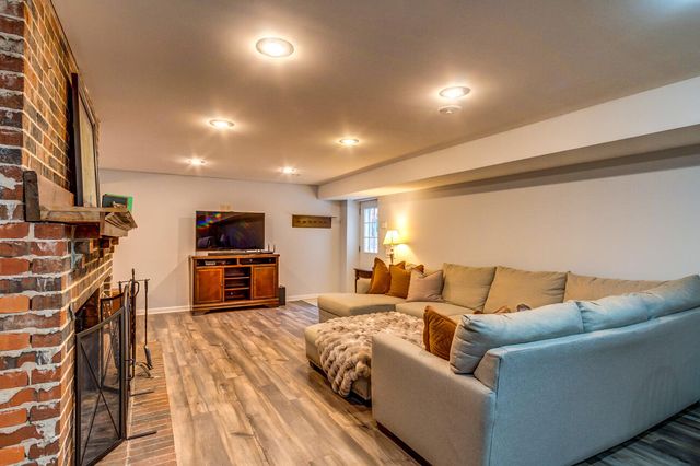 724 Barnes Mill Road, Richmond, KY 40475