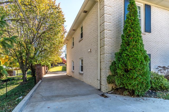 724 Barnes Mill Road, Richmond, KY 40475