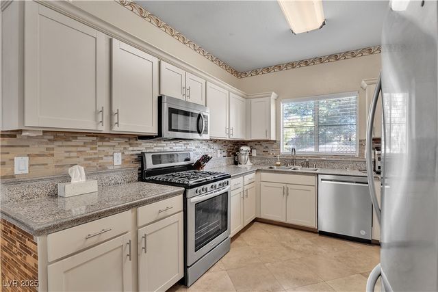 5250 South Rainbow Boulevard 2003, Las Vegas, NV 89118