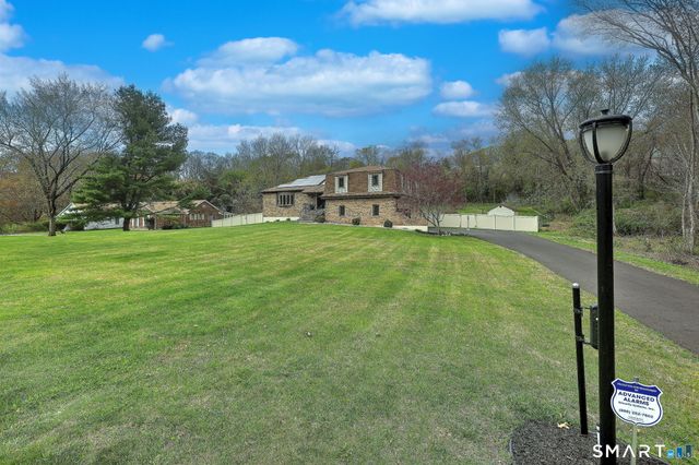 2262 Ridge Road, North Haven, CT 06473