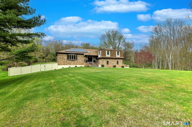 2262 Ridge Road, North Haven, CT 06473