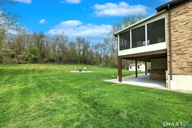 2262 Ridge Road, North Haven, CT 06473