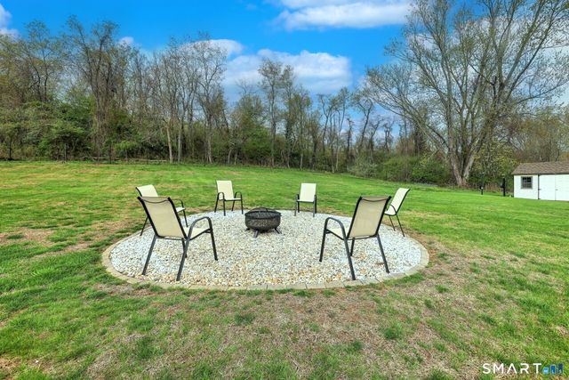 2262 Ridge Road, North Haven, CT 06473