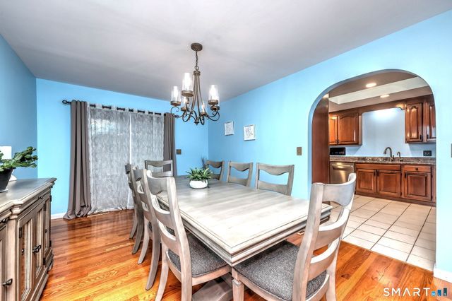 2262 Ridge Road, North Haven, CT 06473