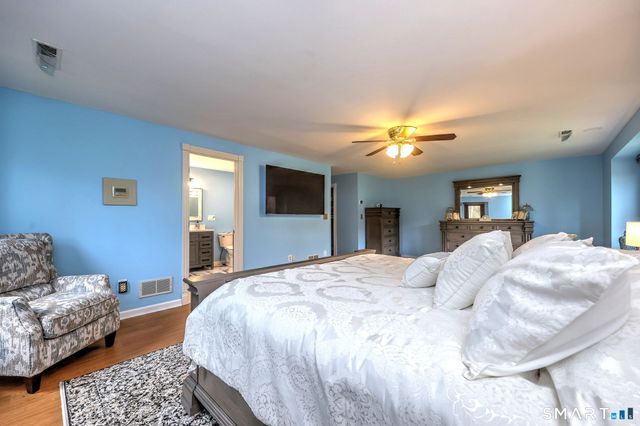 2262 Ridge Road, North Haven, CT 06473